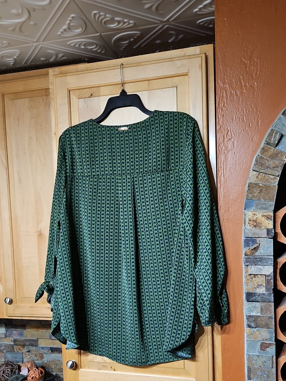 Michael Kors Navy Blue Green Equestrian Chain Print 3/4 Sleeve V-Neck Top